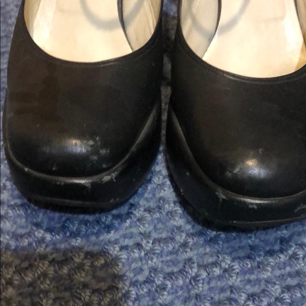 Prada shoes - Picture 3 of 5